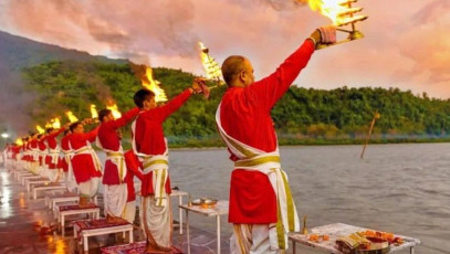 Experience INDIA