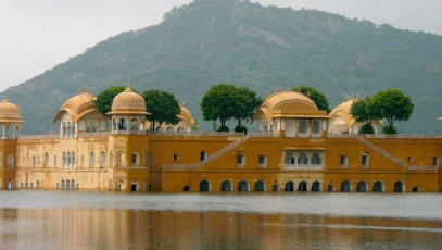 Experience INDIA